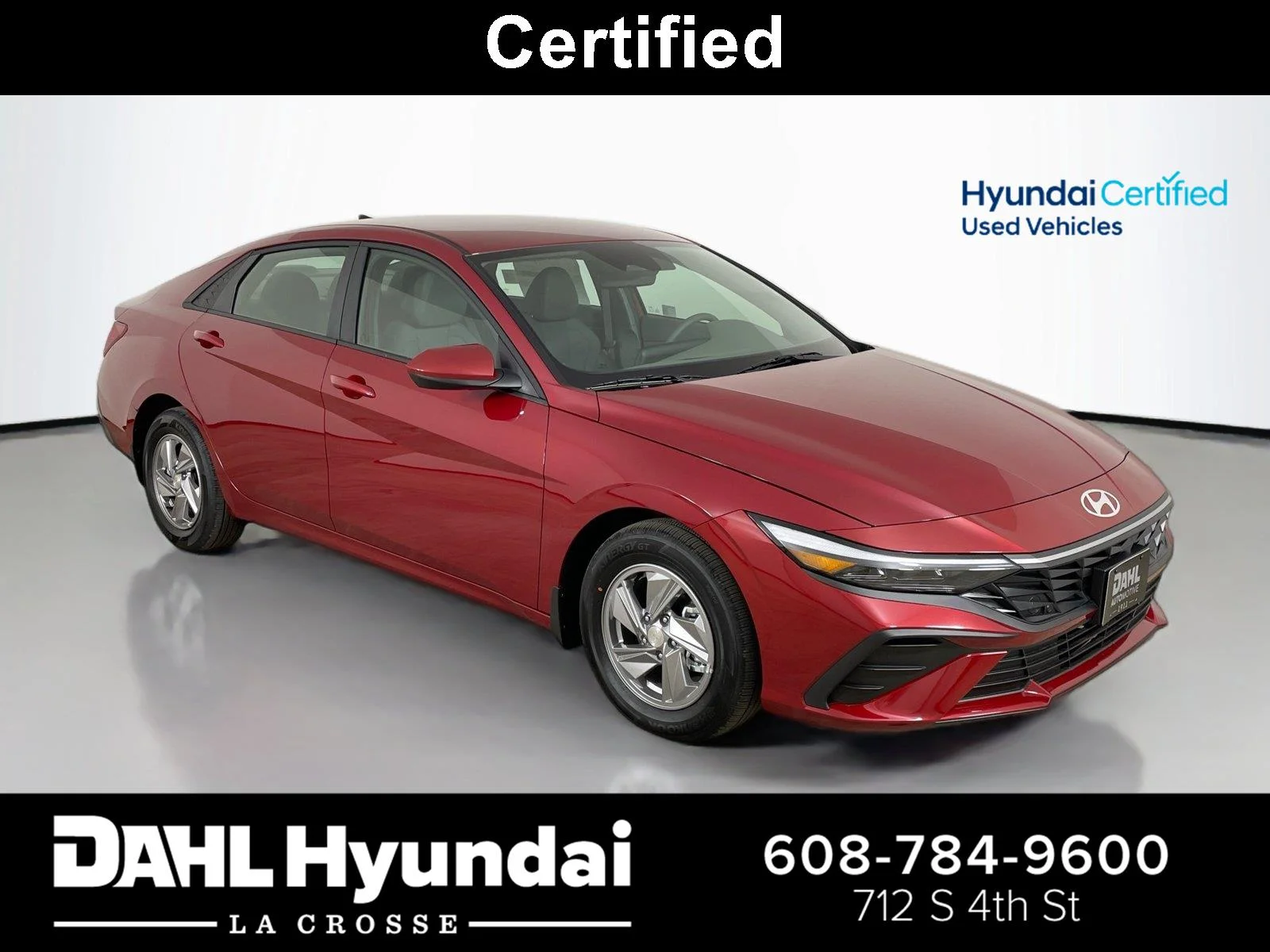 Used 2025 Ultimate Red Hyundai SE image 1