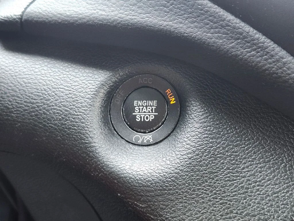 Used 2023 Gray Jeep Altitude image 24
