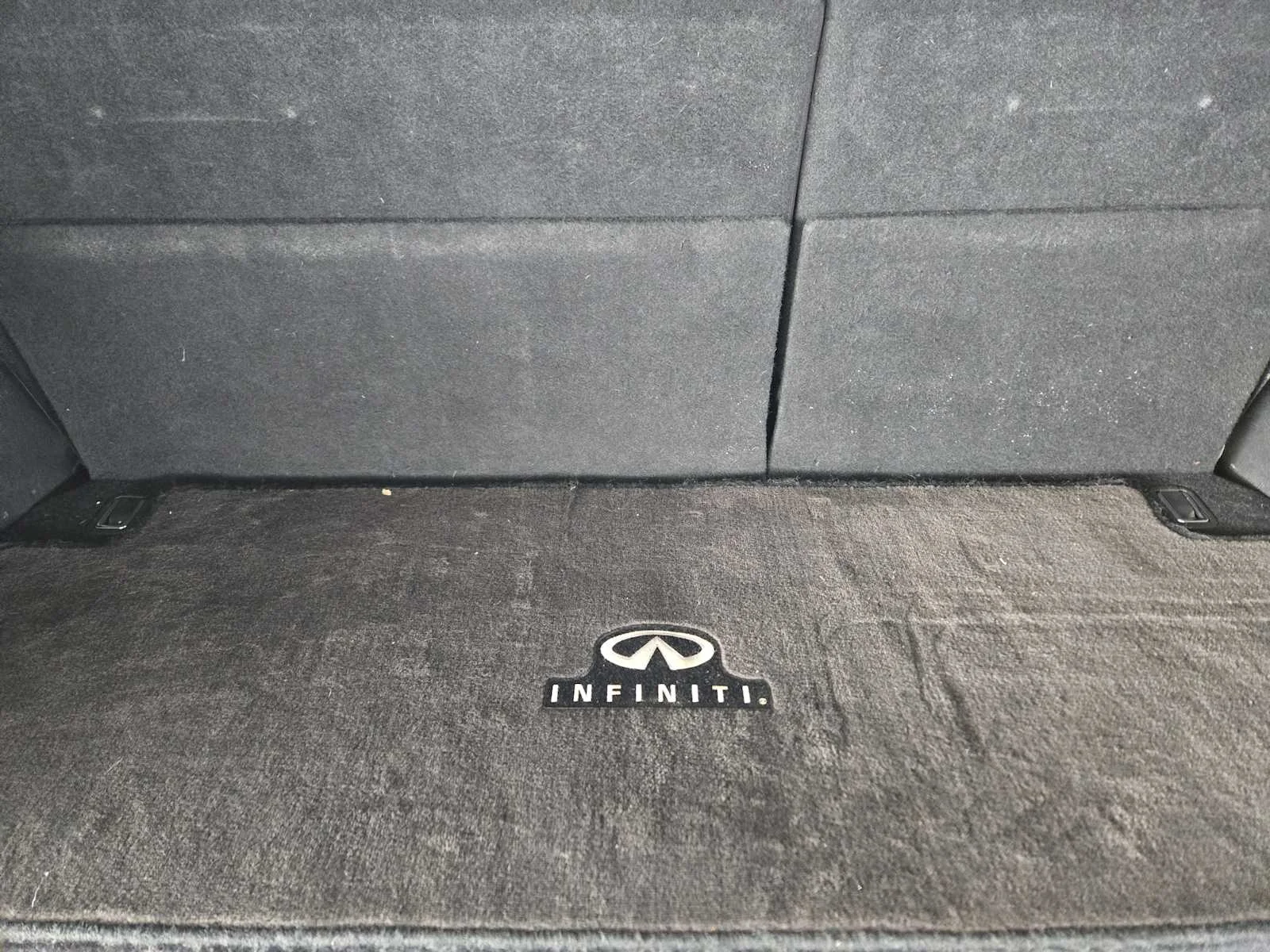 Used 2018 Champagne Quartz INFINITI  image 30