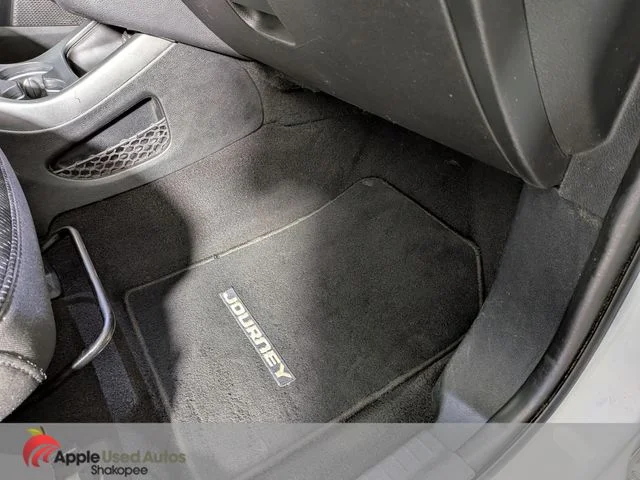 Used 2016 White Dodge Crossroad image 46