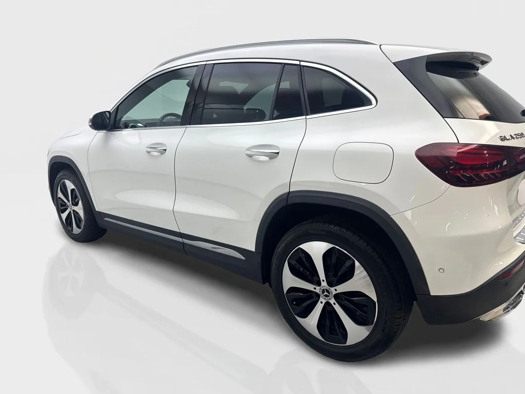 Used 2025 White Mercedes-Benz GLA 250 image 14