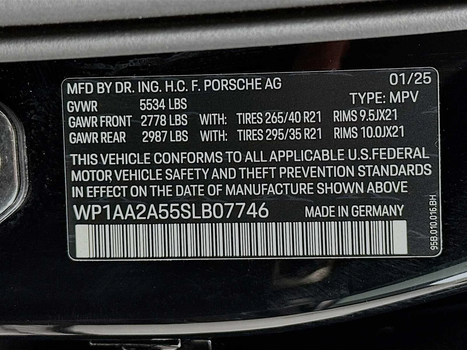 2025 Porsche Macan - Photo 34