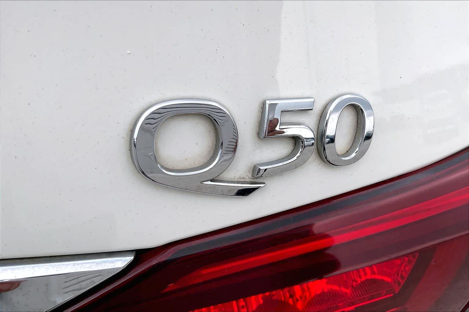 Used 2019 Pure White INFINITI 3.0t LUXE image 10