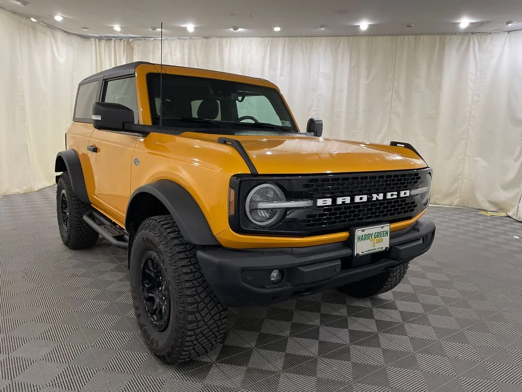 Used 2022 CYBER ORANGE MET TRI-COAT Ford Wildtrak image 3