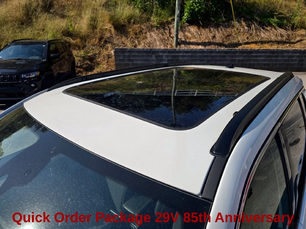New 2026 White Jeep Latitude image 21