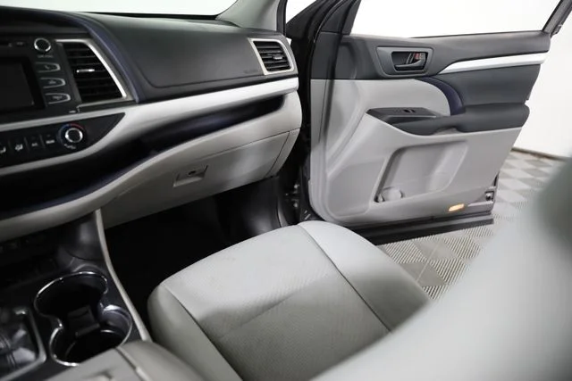 Used 2019 Gray Toyota LE image 22