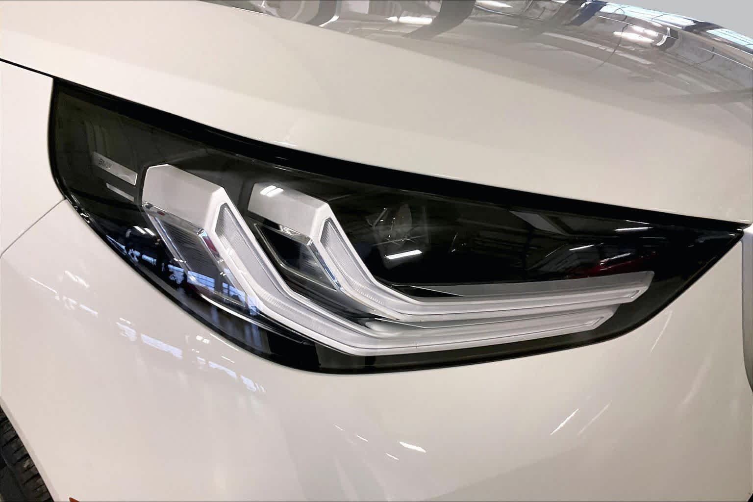 New 2026 Alpine White BMW 30 xDrive image 13