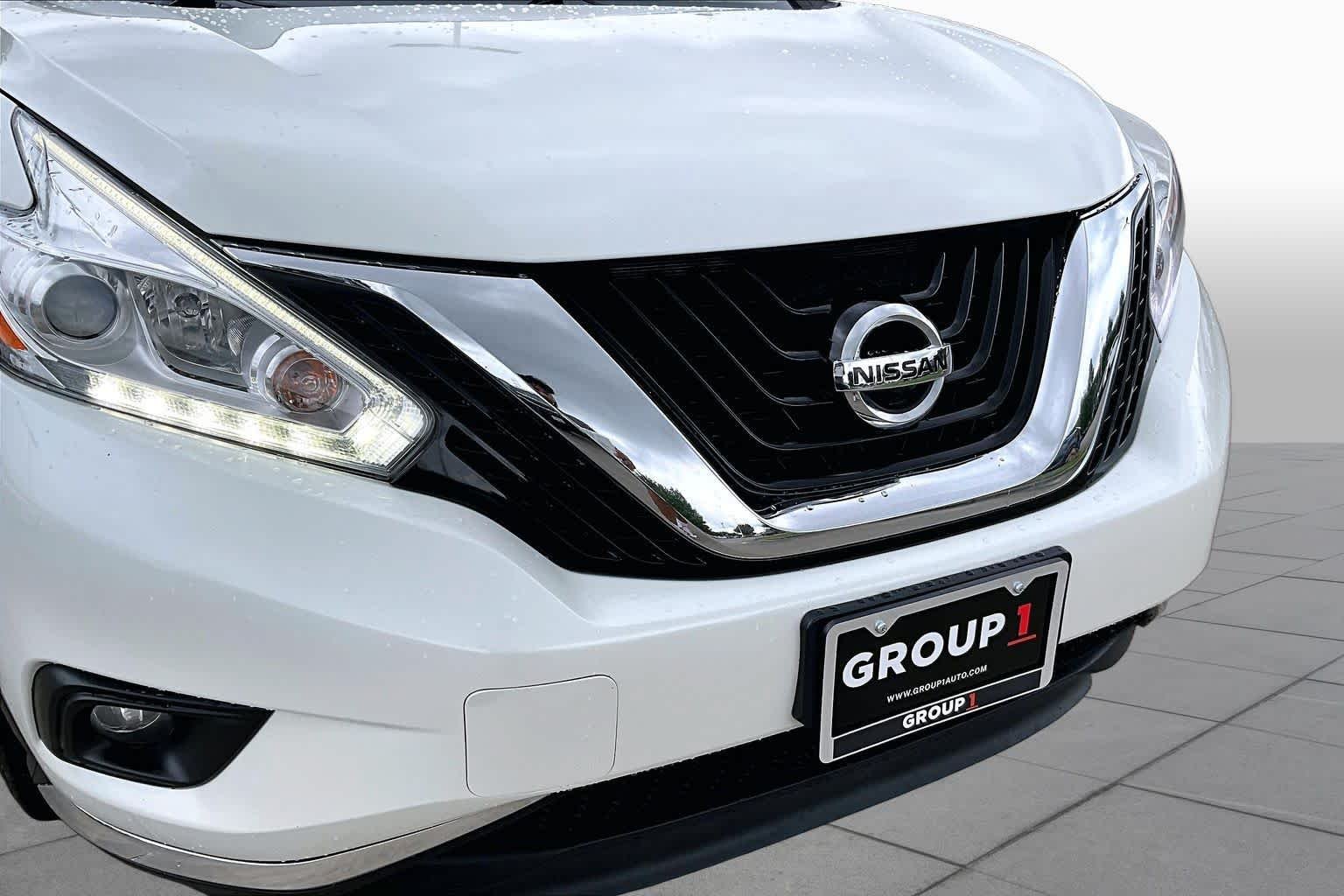 Used 2017 Pearl White Nissan SV image 28