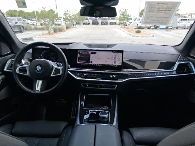Used 2025 Gray BMW xDrive40i image 10