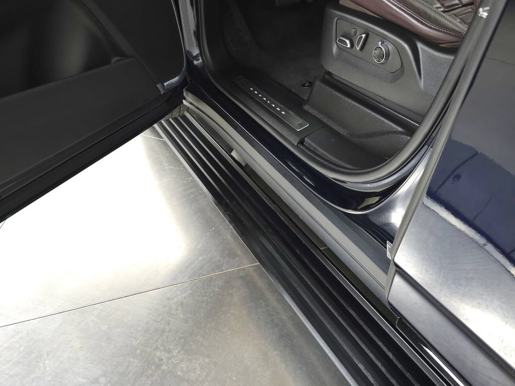 Certified Used 2023 Dark Moon Blue Metallic Cadillac Sport Platinum image 19