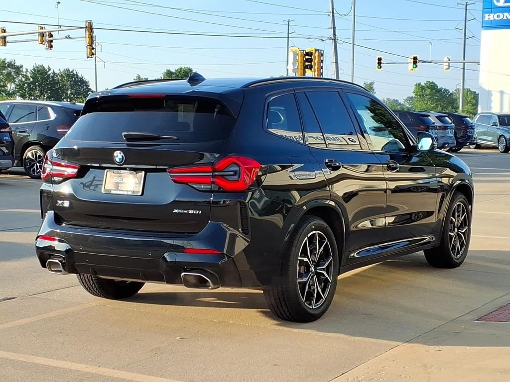 Used 2024 Black Sapphire Metallic BMW xDrive30i image 15