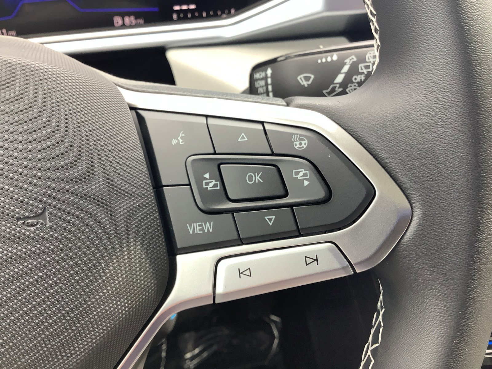 New 2026 Platinum Gray Metallic Volkswagen SE image 24