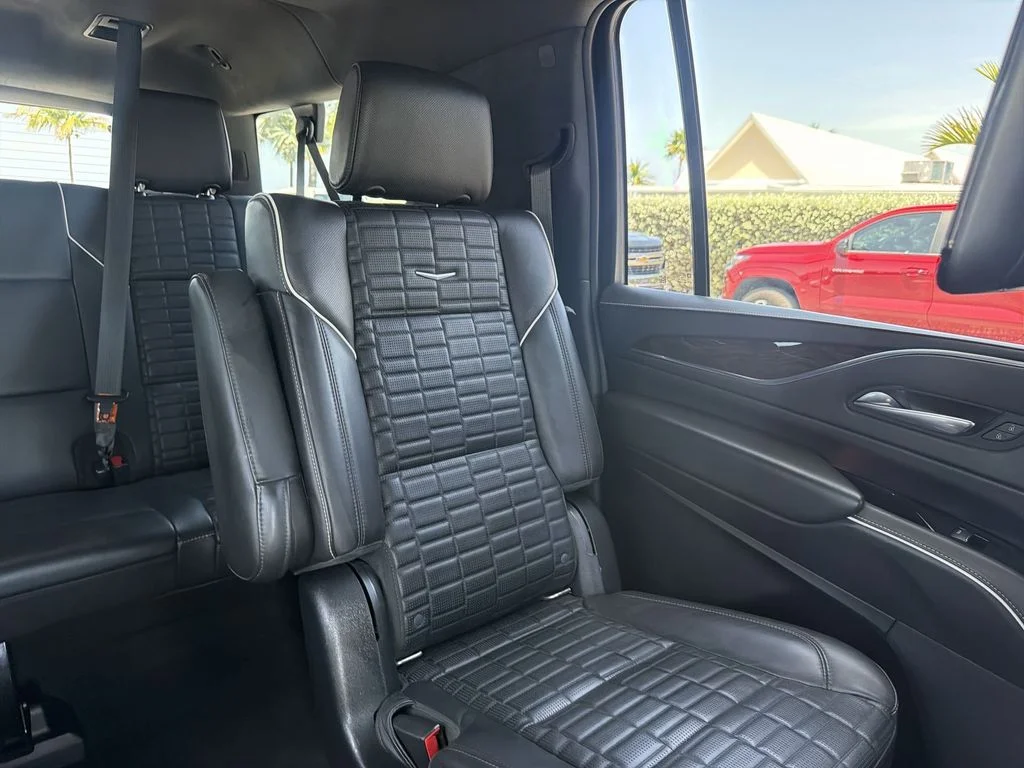 Used 2021 Black Cadillac Sport Platinum image 14