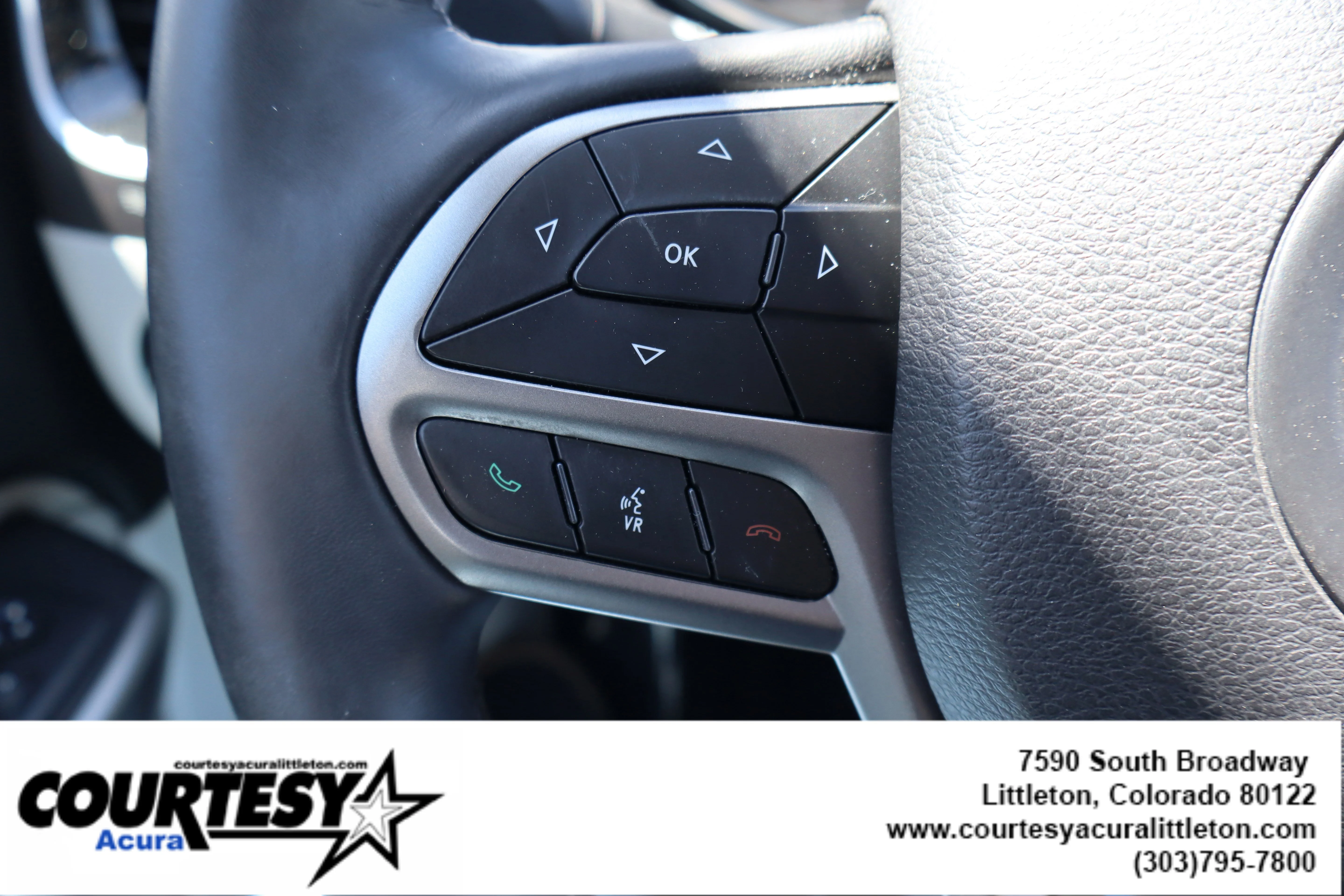 Used 2019 Olive Green Pearlcoat Jeep Limited image 11
