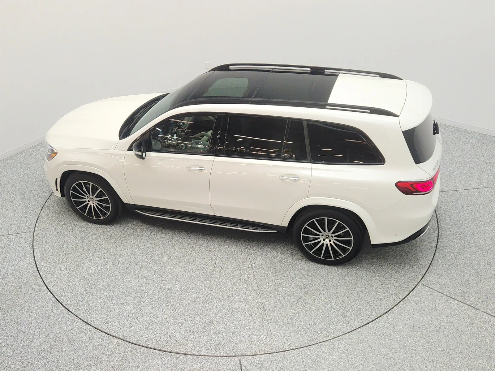 Certified Used 2022 MANUFAKTUR Diamond White Bright Mercedes-Benz GLS 450 4MATIC® SUV image 29
