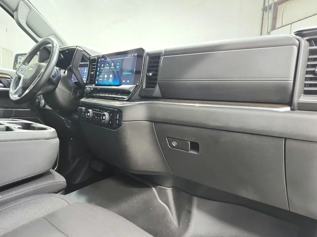 Used 2025 White Chevrolet LT image 41