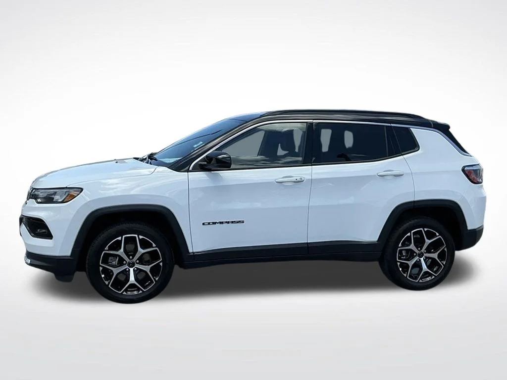 Used 2025 White Jeep Limited image 3