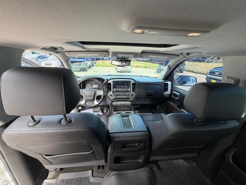 Used 2016 White GMC SLT image 23