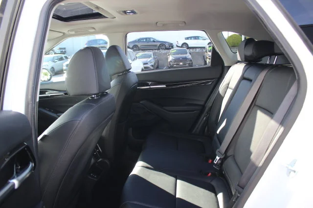 Used 2024 White Kia SX image 25