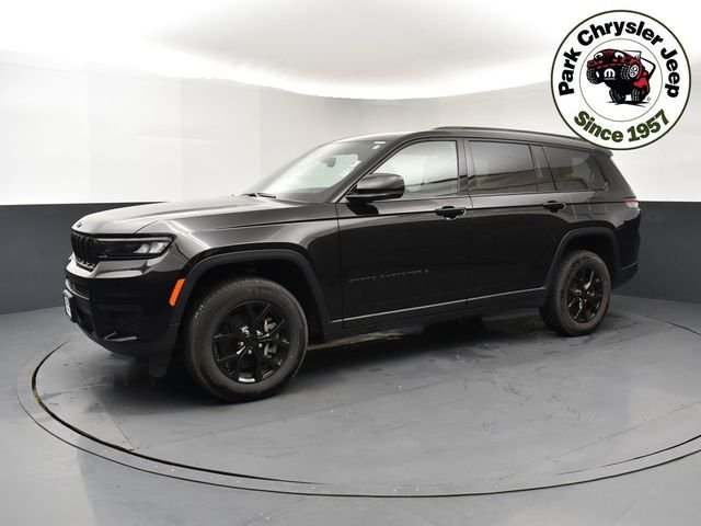 Used 2024 Black Jeep Altitude X image 3