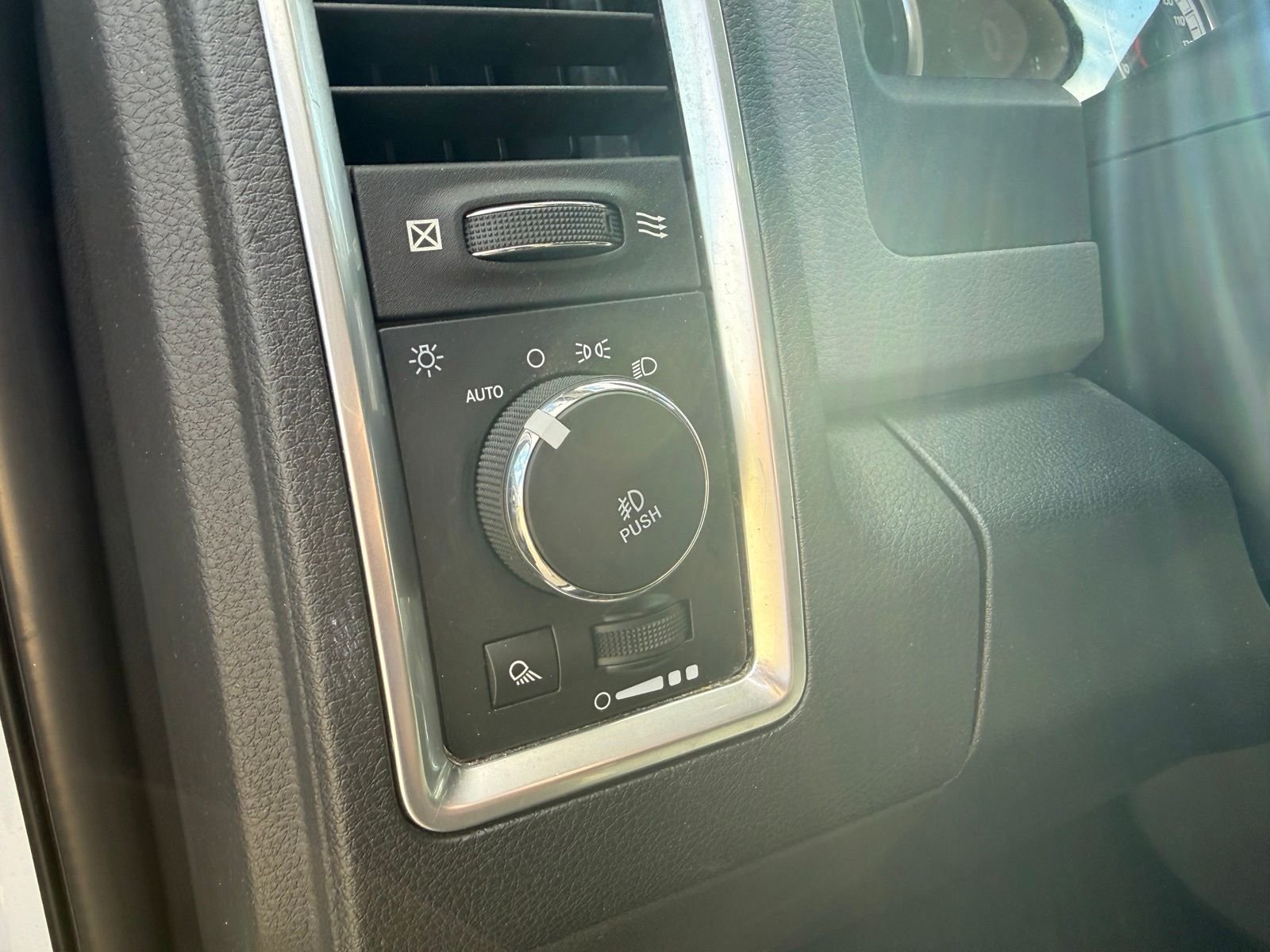 Used 2018 Bright White Clearcoat Ram Big Horn image 29