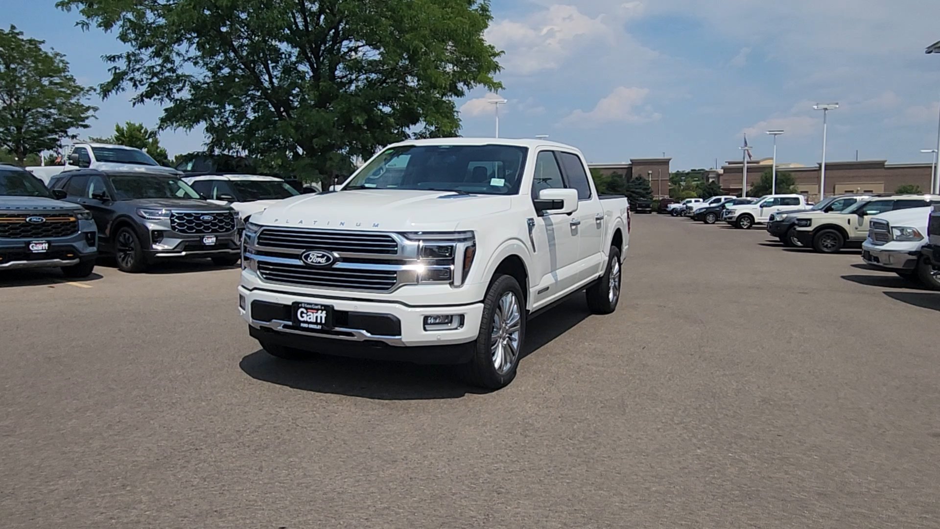 New 2026 Star White Metallic Tri-Coat Ford Platinum image 2