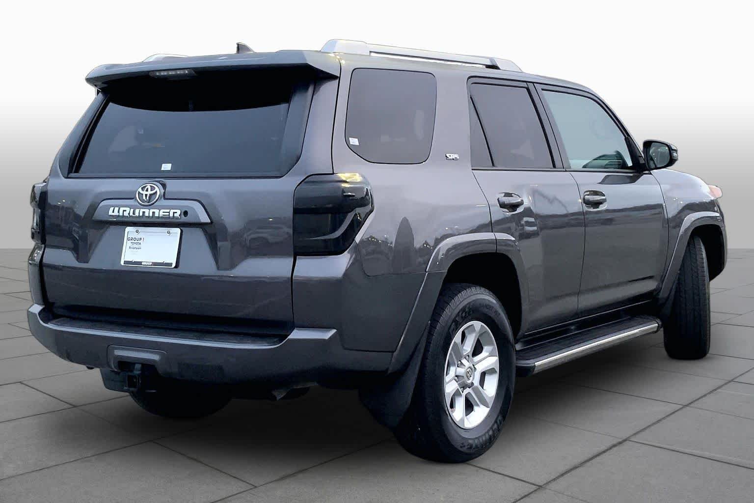 Used 2018 Magnetic Gray Metallic Toyota SR5 Premium image 12