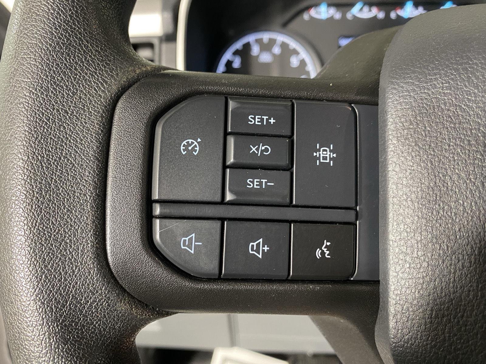 Used 2023 Oxford White Ford XL image 15