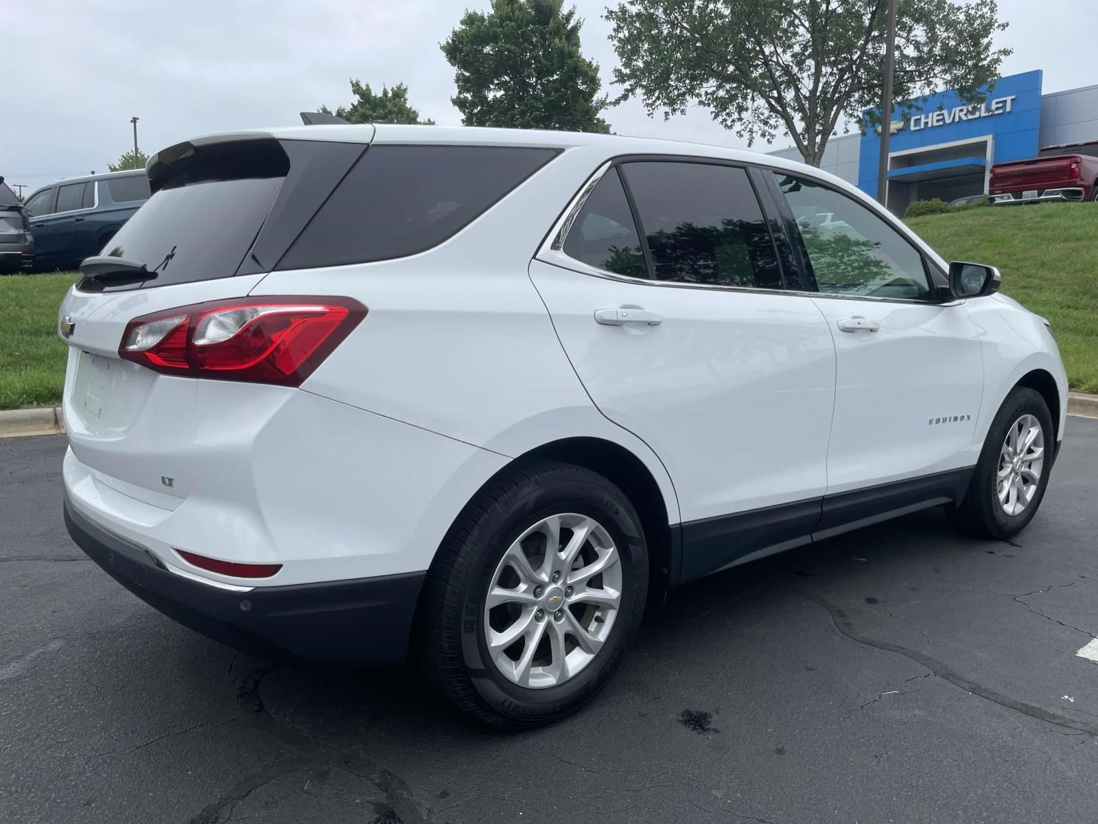 Used 2018 Summit White Chevrolet LT image 4