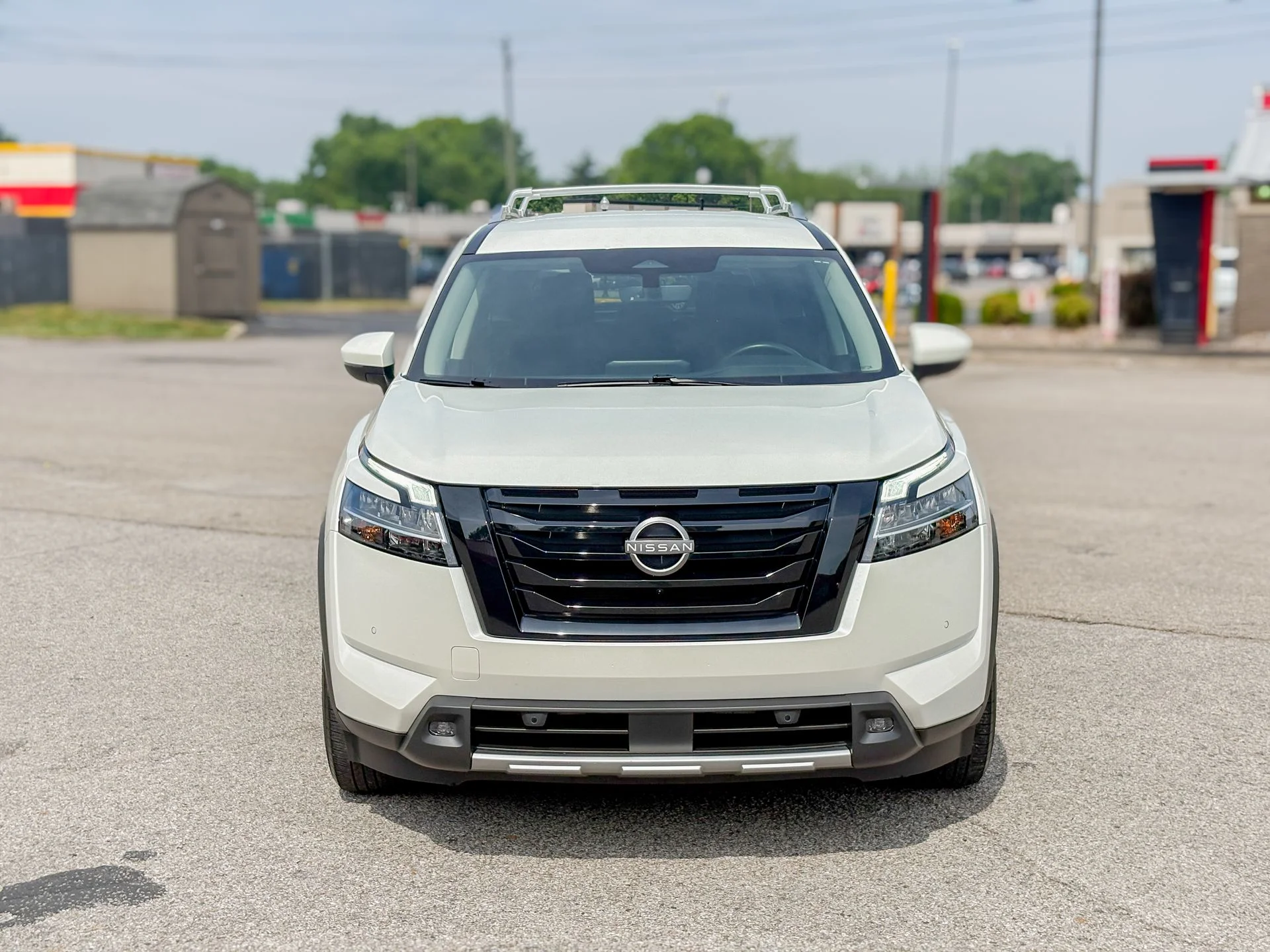 Used 2023 White Nissan SL image 5