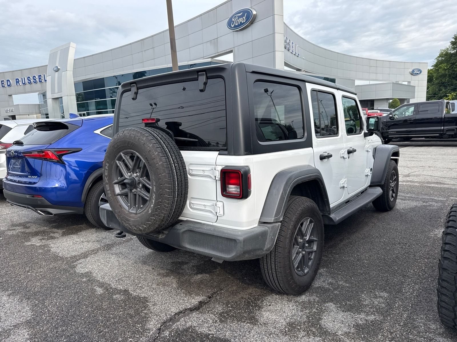 Used 2025 Bright White Clearcoat Jeep Sport S image 5