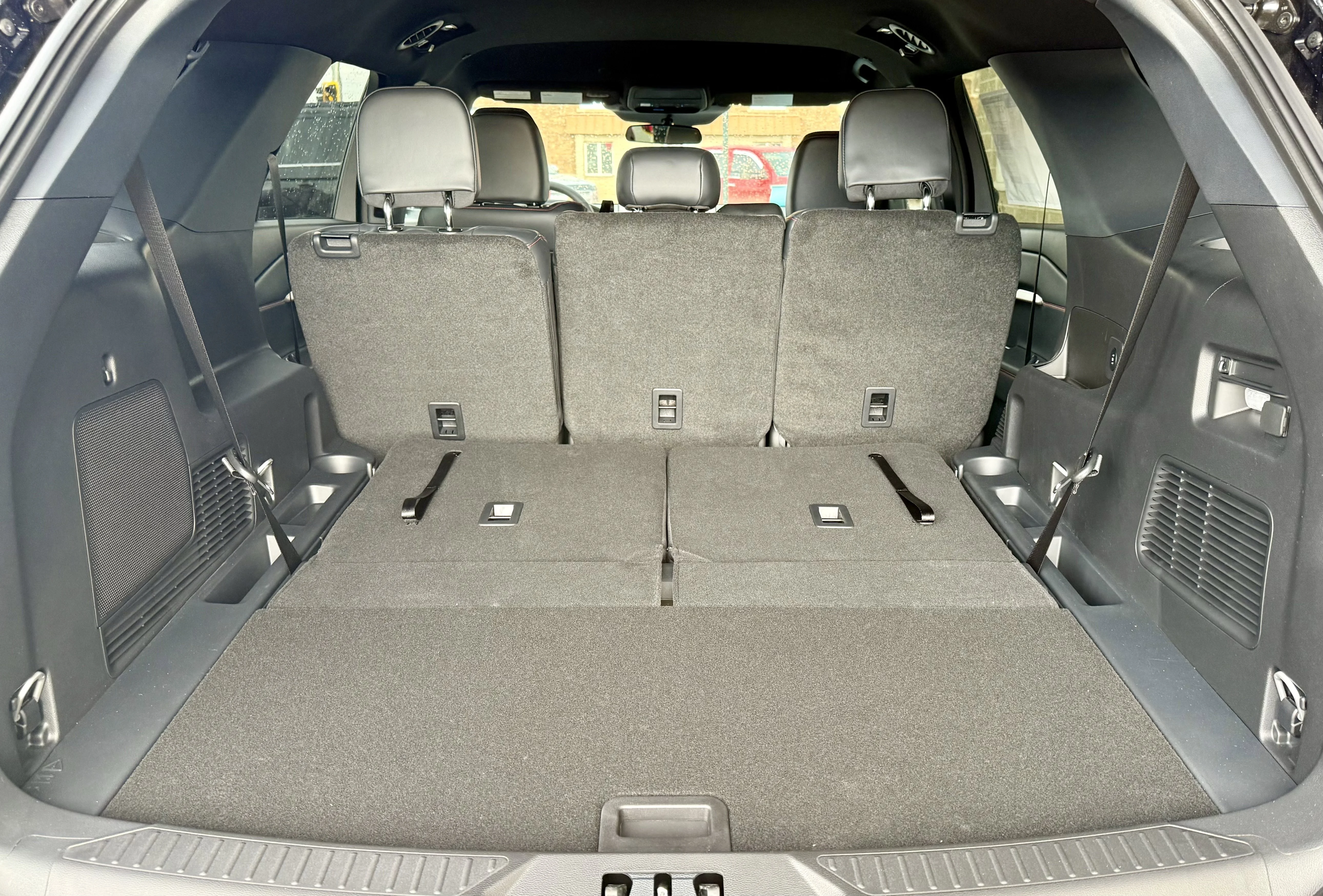 2026 Ford Explorer ST-Line - Photo 17