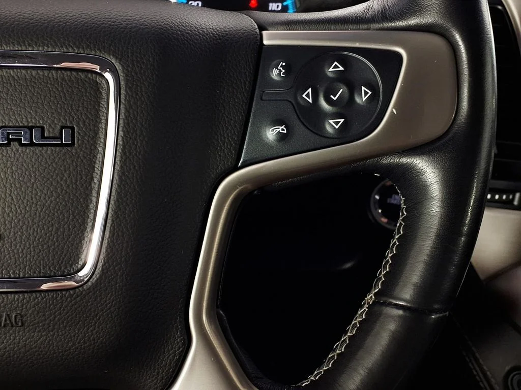 Used 2020 Black GMC Denali image 21