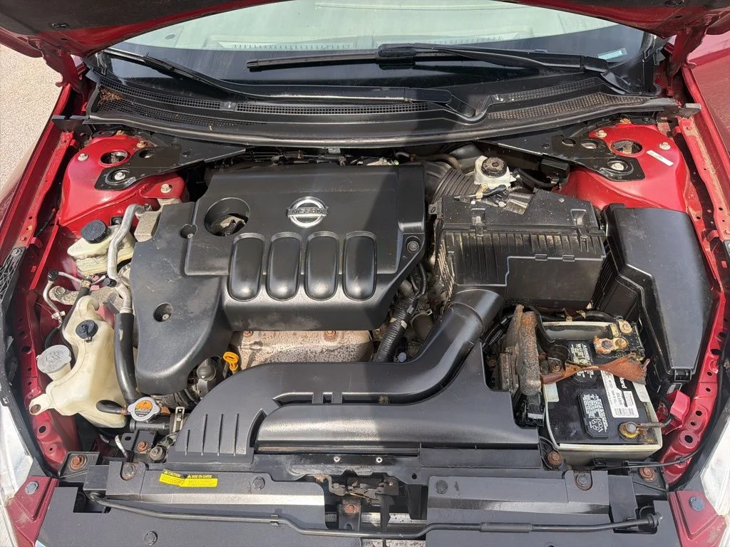 Used 2011 Red Nissan 2.5 S image 11