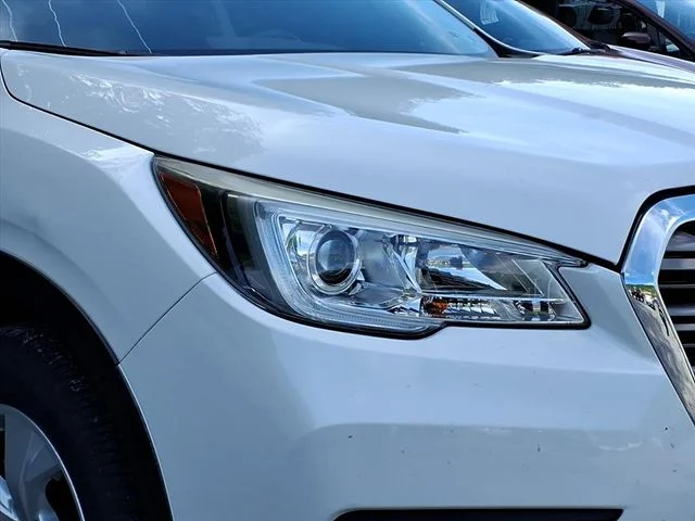 Used 2020 White Subaru Base image 16