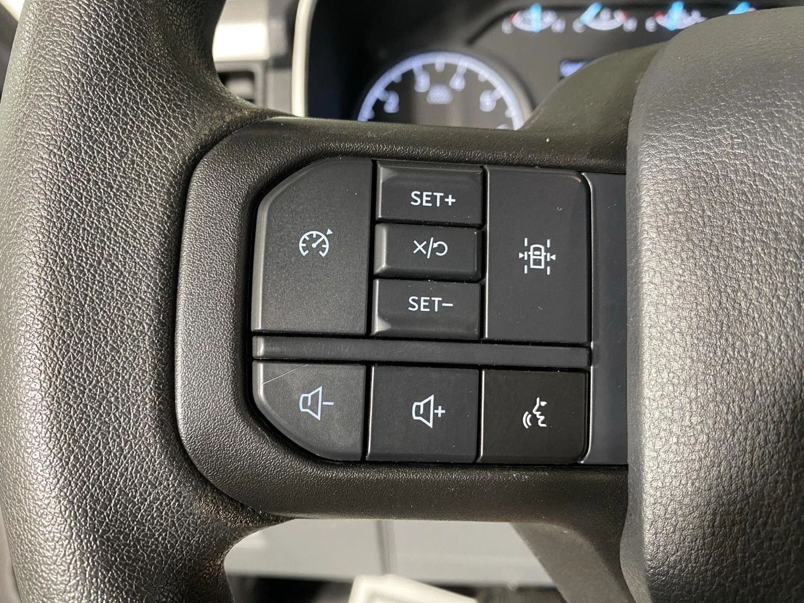 Used 2023 Oxford White Ford XL image 15