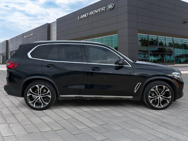 Used 2021 Black BMW sDrive40i image 6