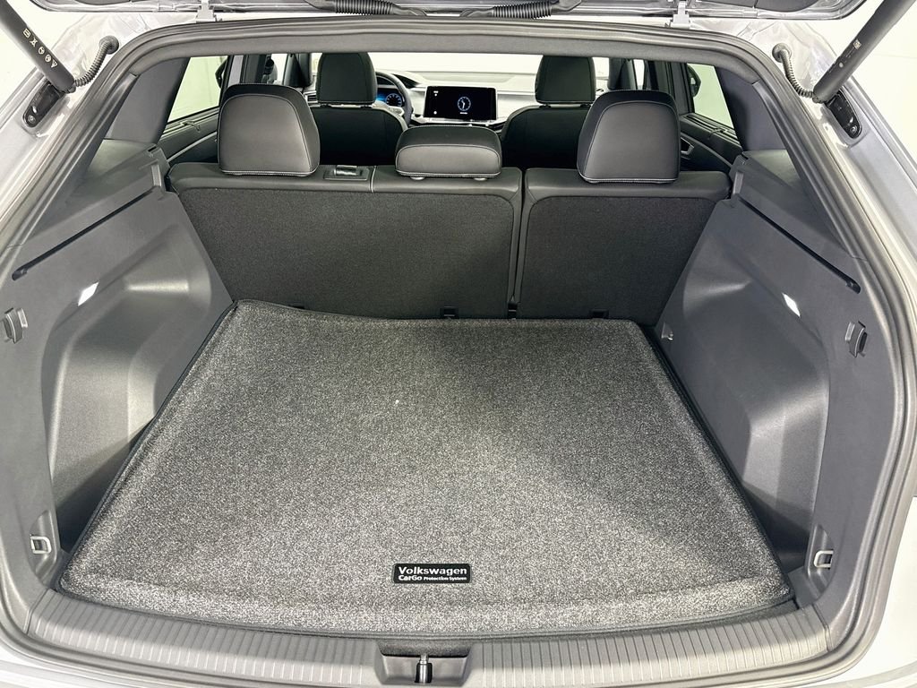 New 2026 Silver Mist Metallic Volkswagen SE w/Technology image 27