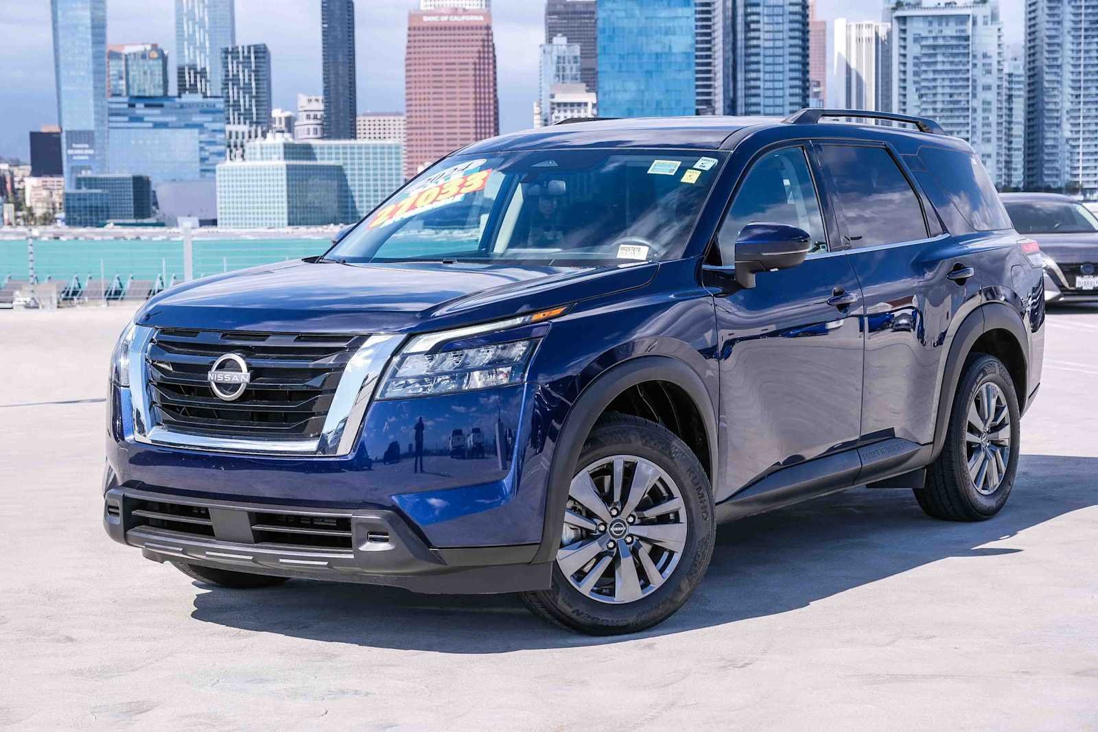 2024 Nissan Pathfinder SV