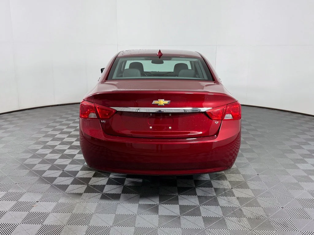 Used 2019 CAJUN RED TINTCOAT Chevrolet LT image 8