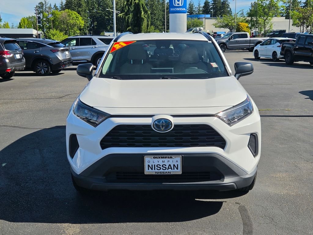 Used 2021 White Toyota LE image 11