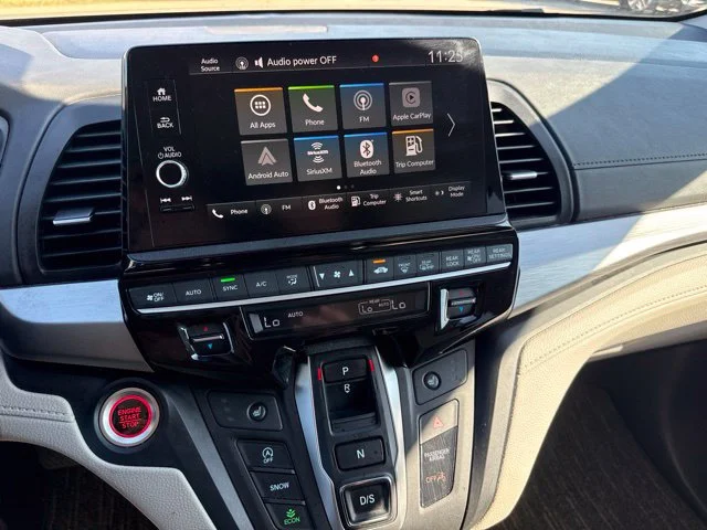 Used 2025 Silver Honda EX-L image 27