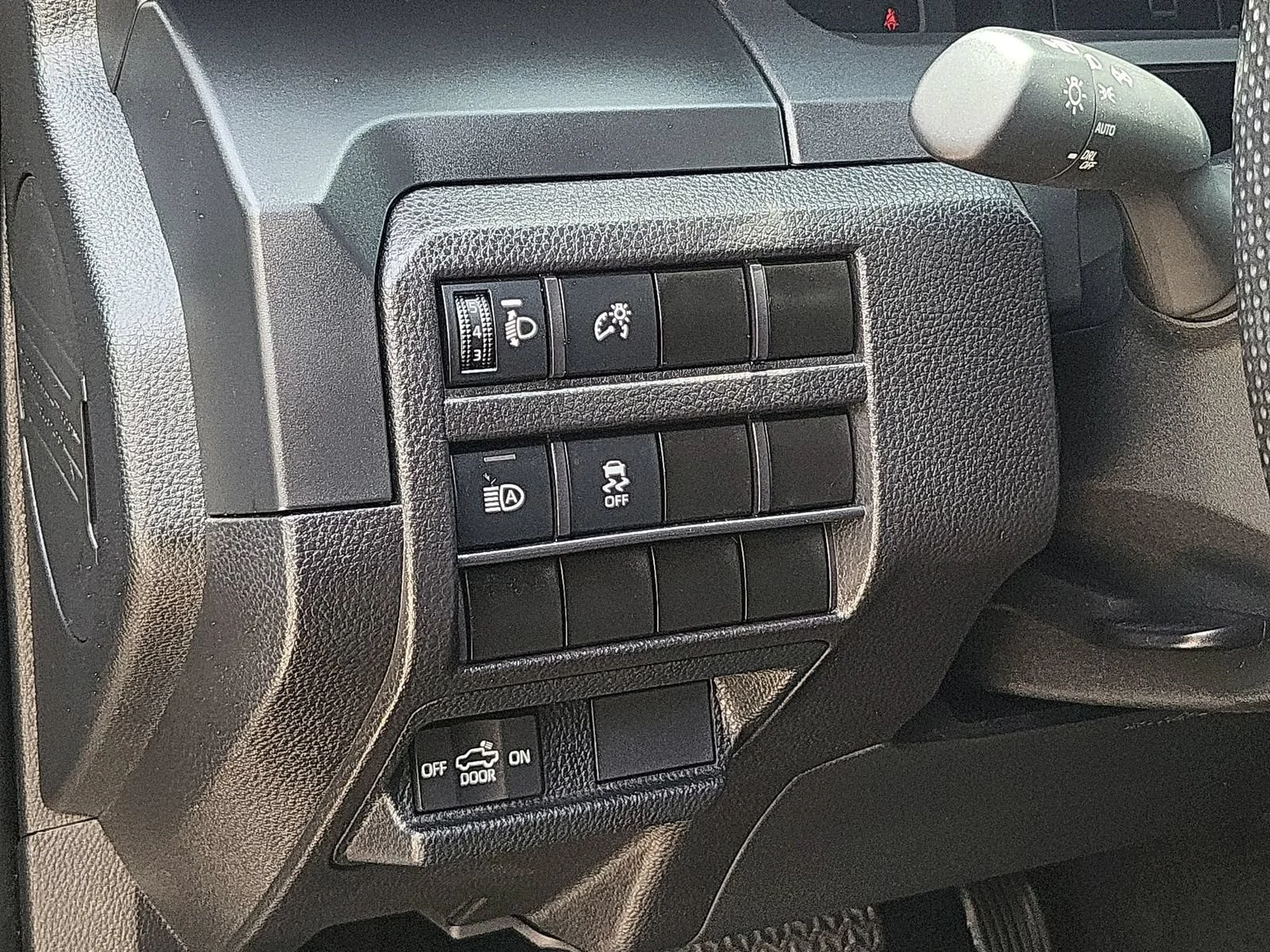 2024 Toyota Tacoma SR - Photo 18