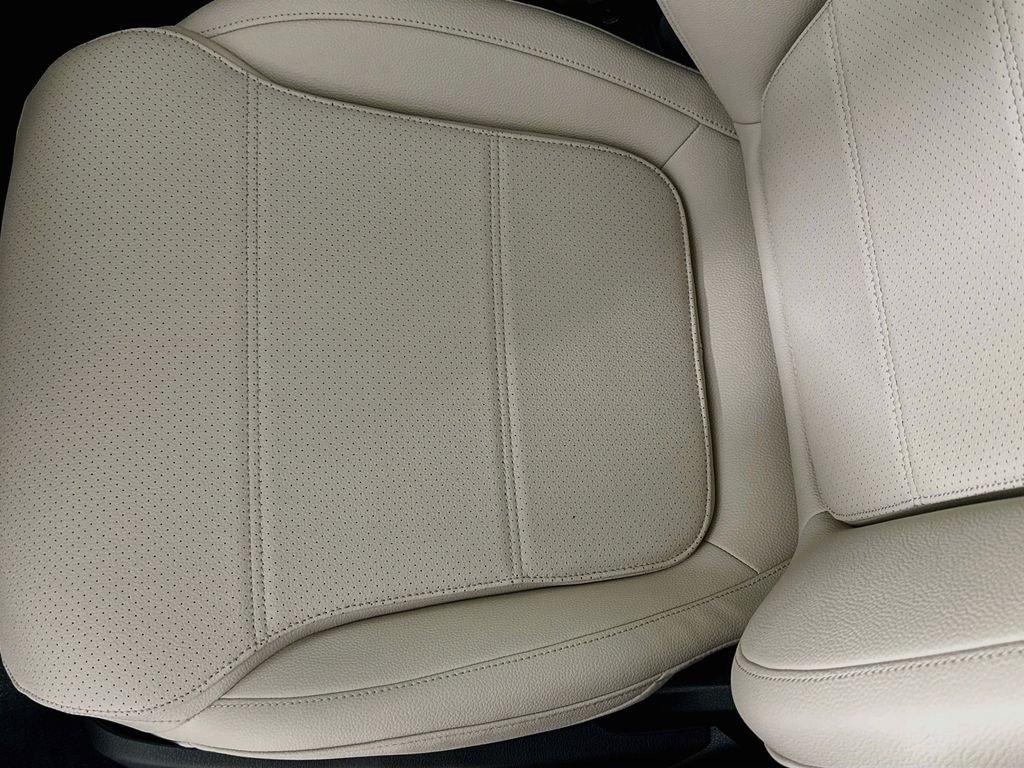 New 2026 Polar White Mercedes-Benz C 300 image 20