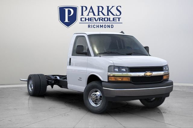 2025 Chevrolet Express 3500 159" WB's photo