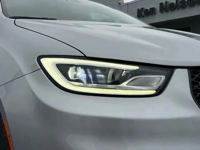 2026 Chrysler Pacifica Limited - Photo 14