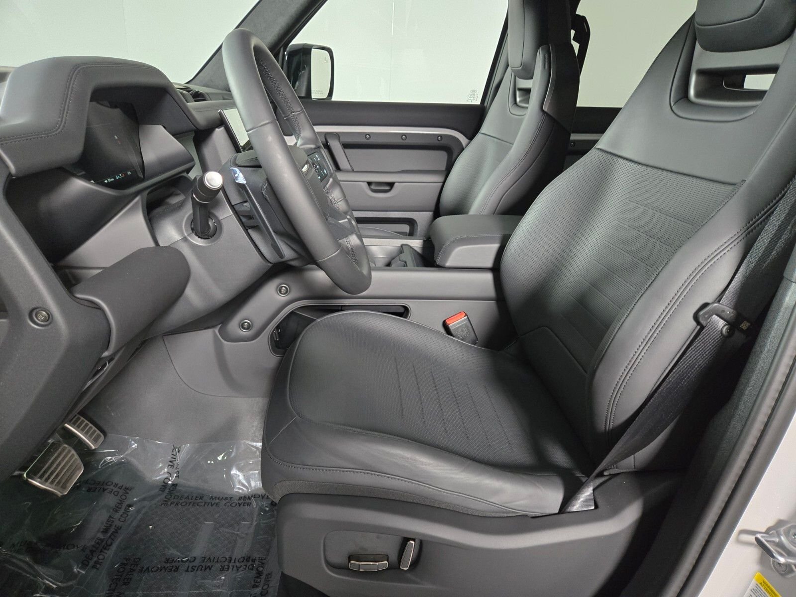 2026 Land Rover Defender OCTA - Photo 11