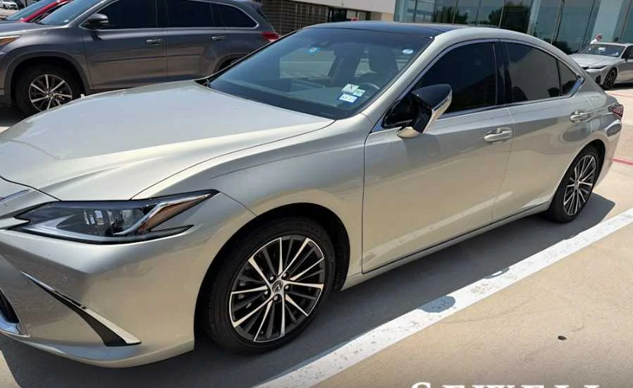 2023 Lexus ES 350 350's photo