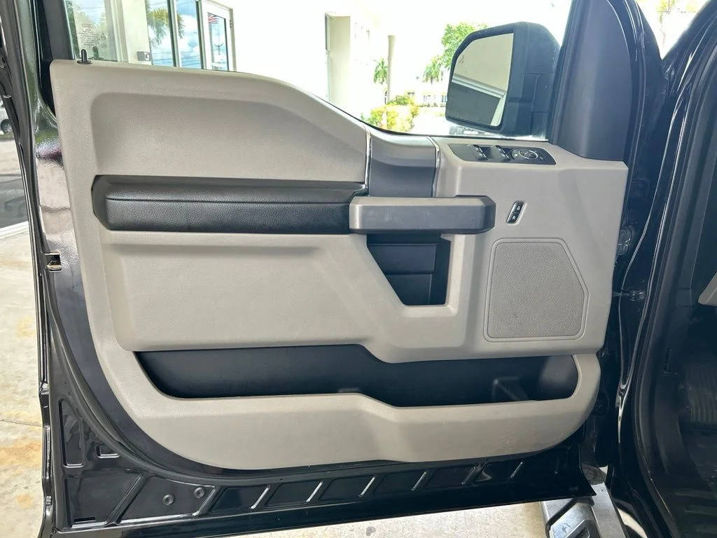 Used 2019 Black Ford XLT image 38