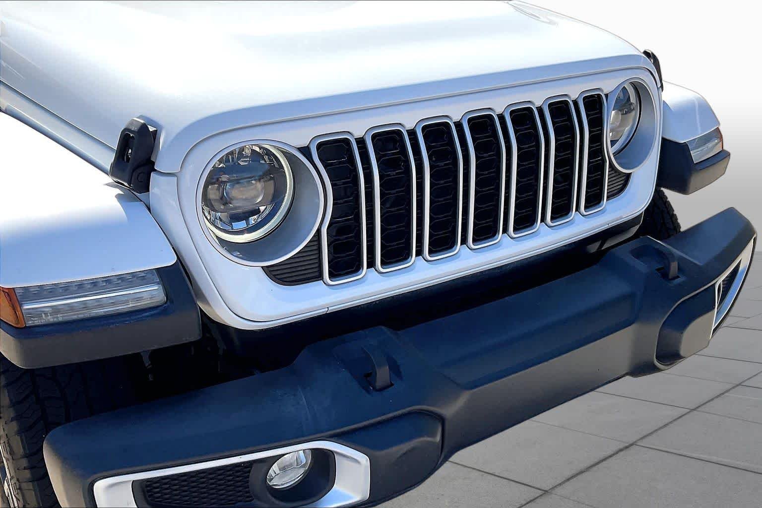 Certified Used 2024 Bright White Clearcoat Jeep Sahara image 29